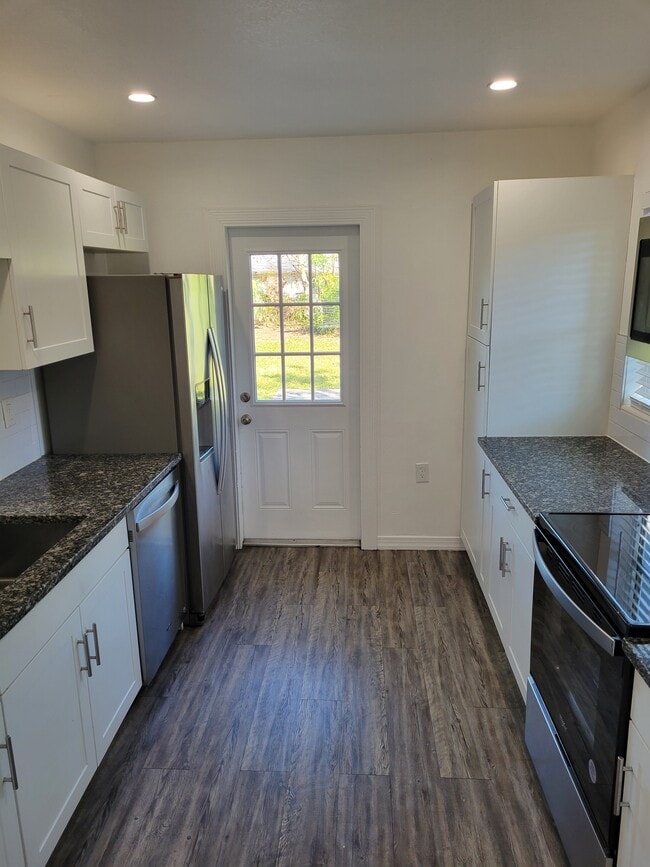 Kitchen - 2423 51st Avenue Ter W Unit 2423