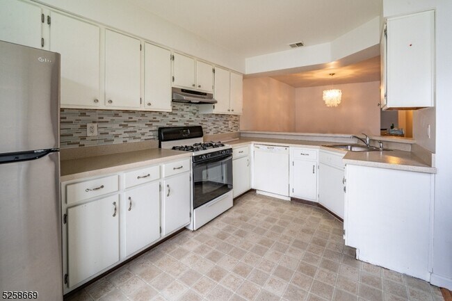 Photo - 14 Homestead Ln