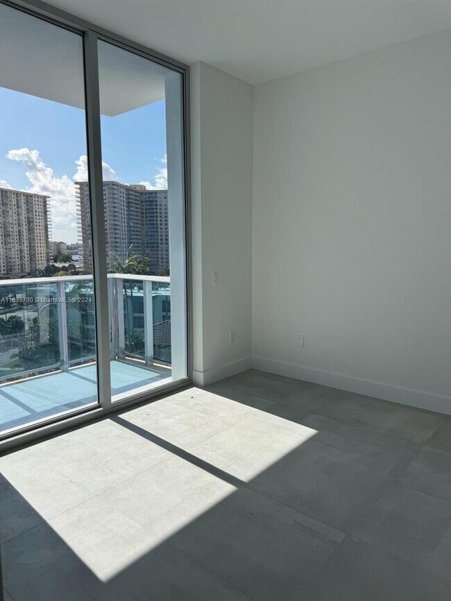 Photo - 17550 Collins Ave Unit 701