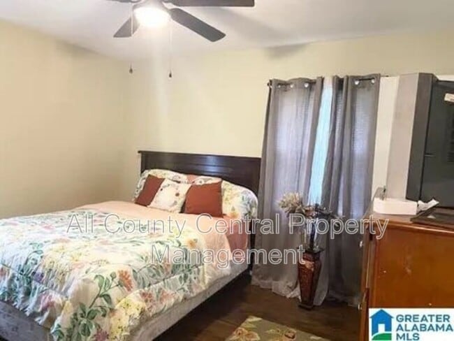 Photo - 1444 31st St N