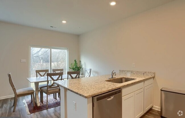 Building Photo - 330 Maple Run Dr Rental