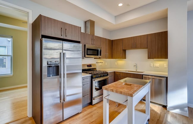Photo - 2331 Glenarm Pl