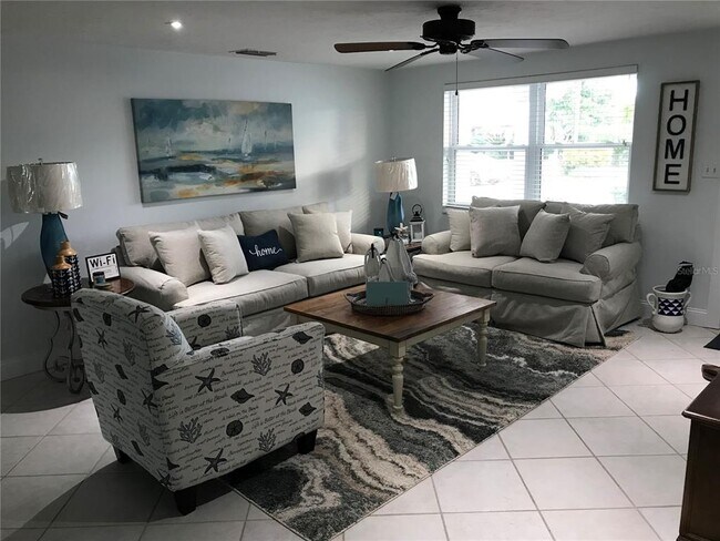 345 Avenida Leona