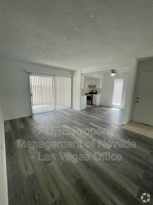 Building Photo - 1405 E Vegas Valley Dr Unit #263 BLDG 25 Rental