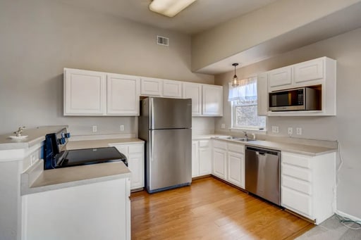Building Photo - Welcome to this beautiful apartment/condo ...