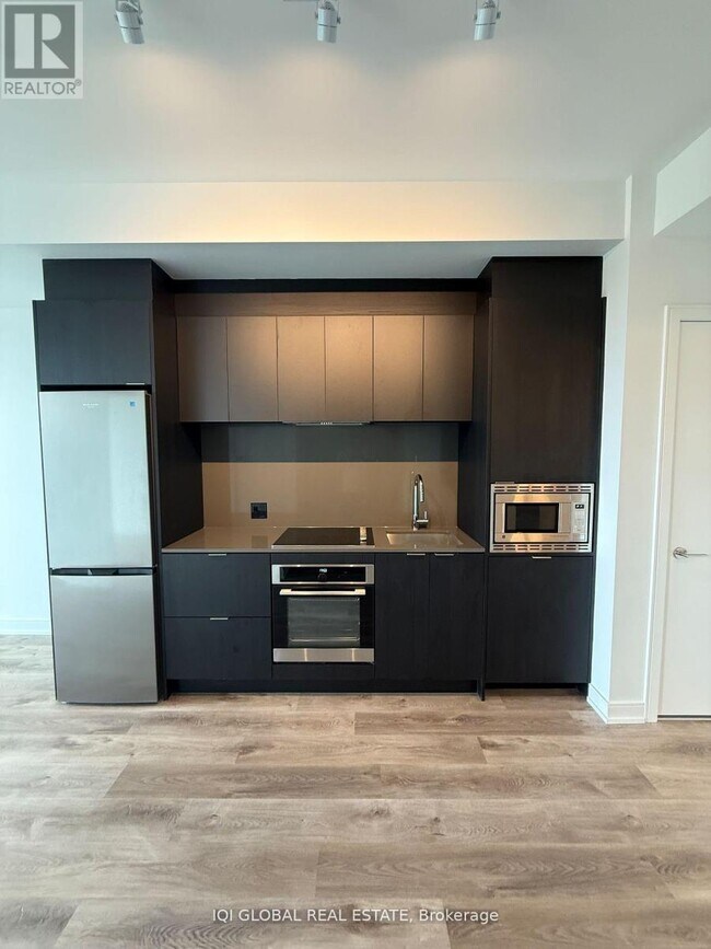 Photo - 3009 Novar Rd Unit 818