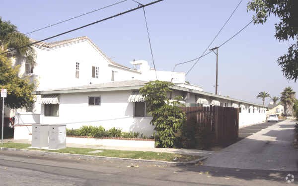 1024 Loma Avenue