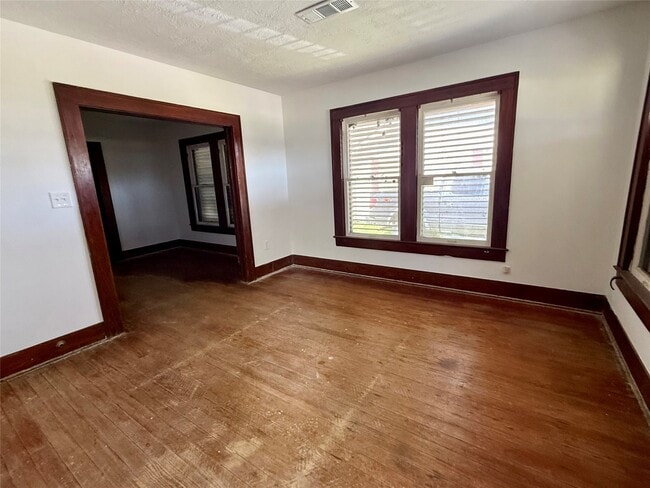 Photo - 202 S Magnolia St