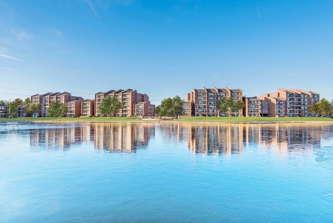 Photo - Regency Lakeside Apartment Homes