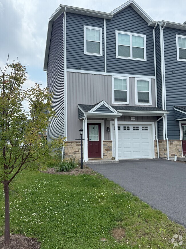 Building Photo - 120 Veery Wy Rental
