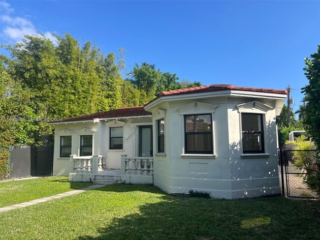 Photo - 4575 Post Ave