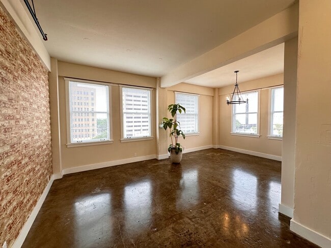 Photo - Exchange Building