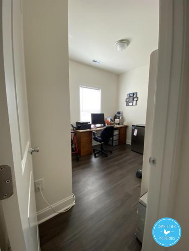 Photo - 113 W Langdon Ave