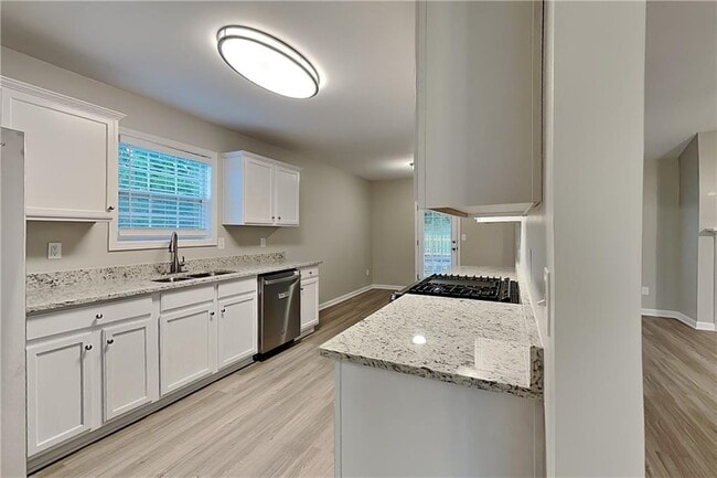 Photo - 280 Brookview Dr