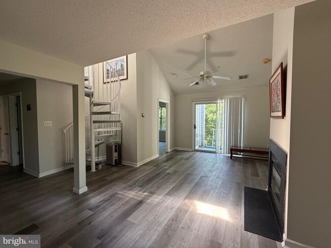 Photo - 10019 Vanderbilt Cir