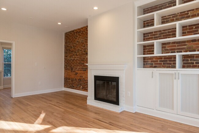 Photo - 609 10th St NE