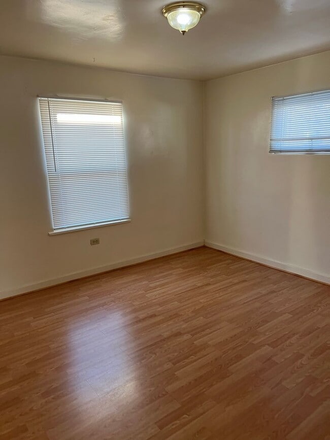 Photo - Fenced Yard - Laminate Flooring - Mid-Town - Extra Outside Storage