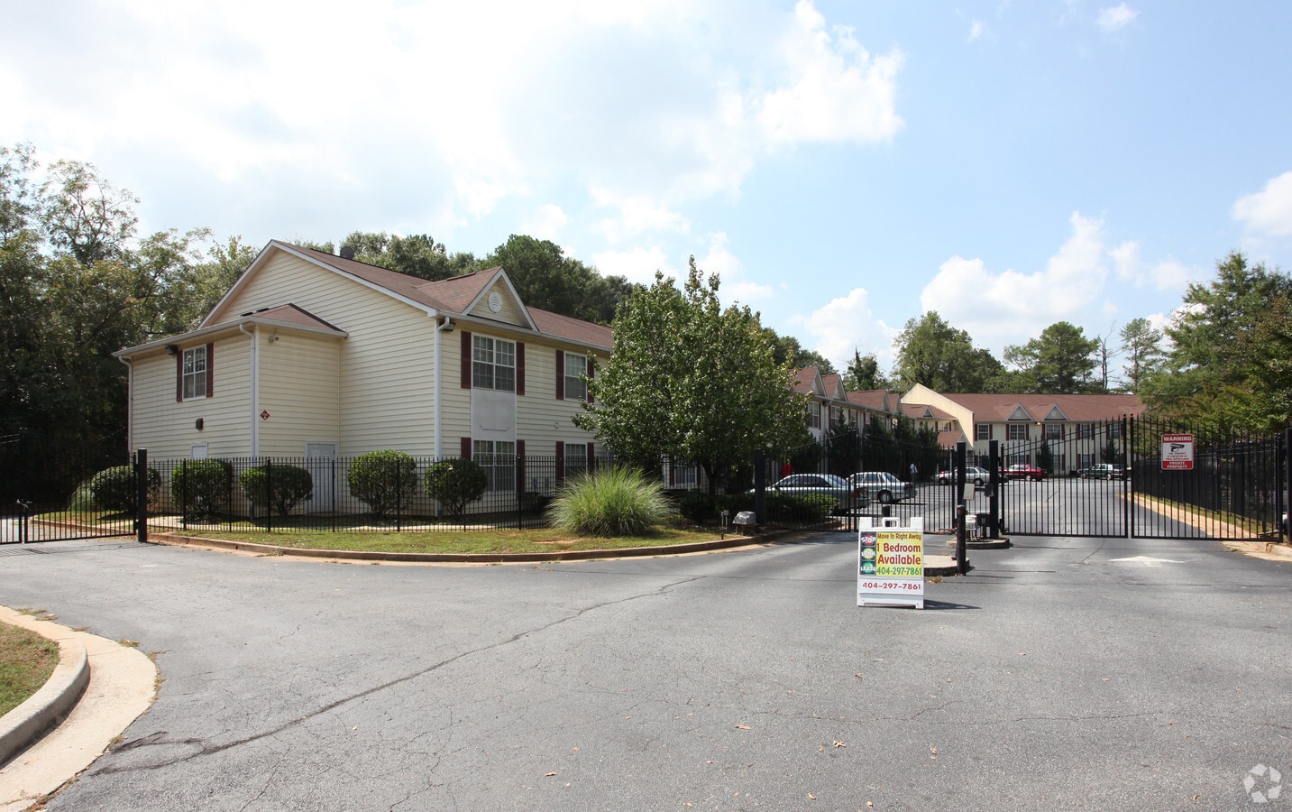 Chelsea Court - Chelsea Court Apartments