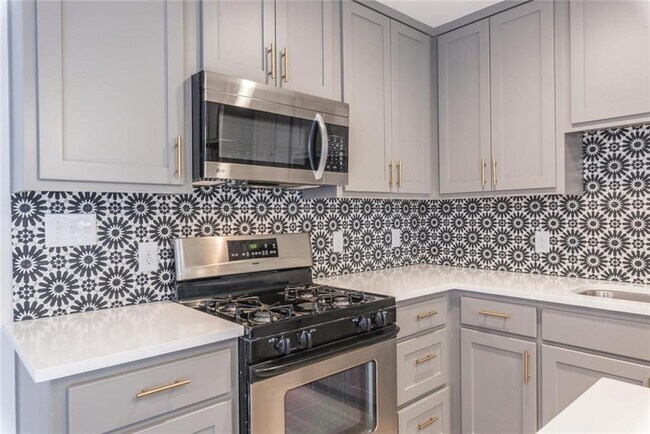 Photo - 505 W 7th St Unit 103