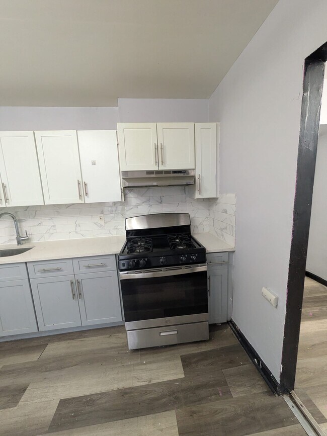 Photo - 145 Clendenny Ave Unit 3L