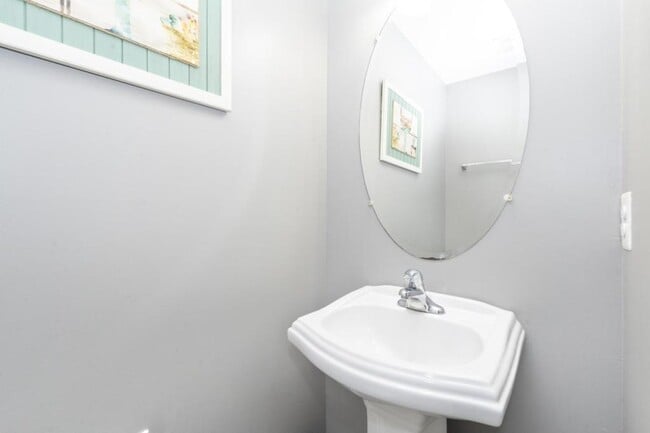 Photo - 1841 Graymount Way