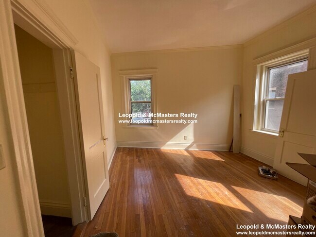 Photo - 112 Queensberry St