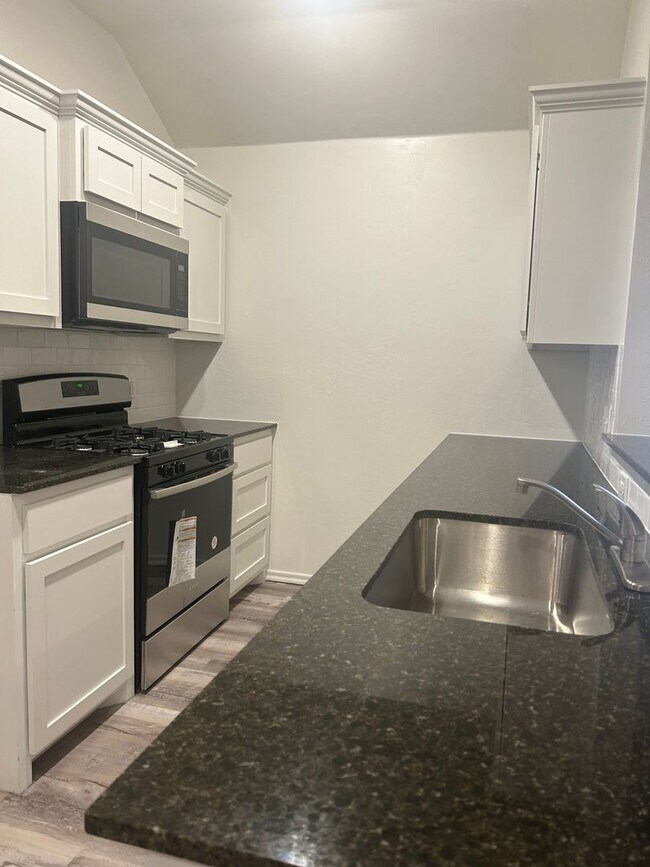 Photo - 1211 SW Oklahoma Ave Unit Apt B