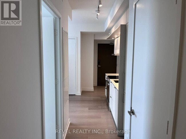 Photo - 448 Burnhamthorpe Rd W Unité 1301