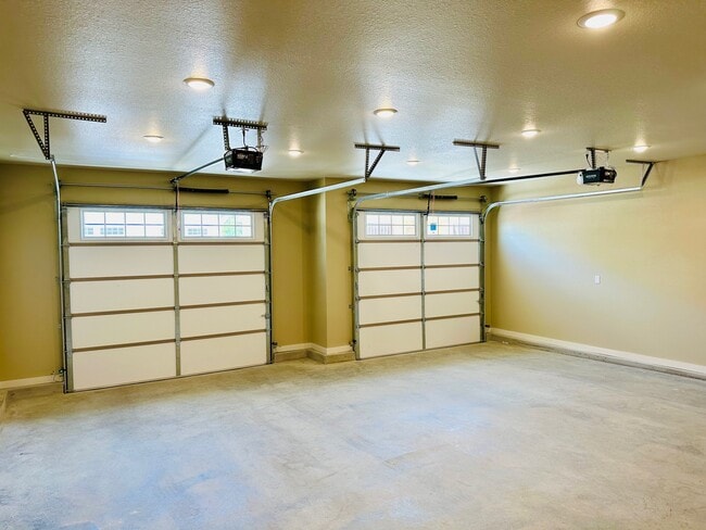 Photo - 224 Silverleaf Ln