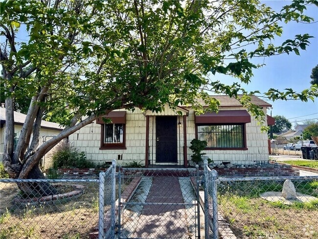 Building Photo - 342 S Sycamore Ave Rental