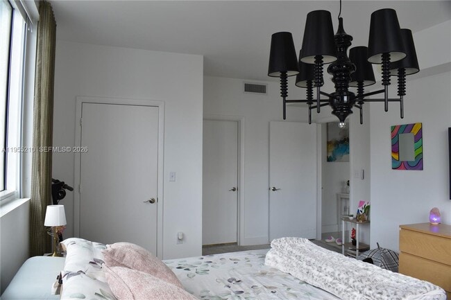 Photo - 253 NE 2nd St Unidad 2402