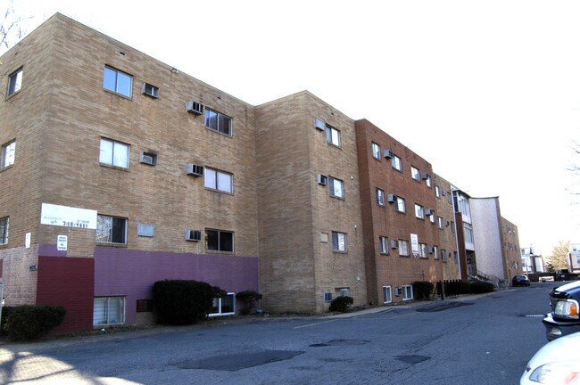 Photo - Parkside Apartments