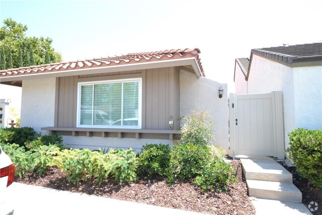 Building Photo - 5 Lemon Grove Rental