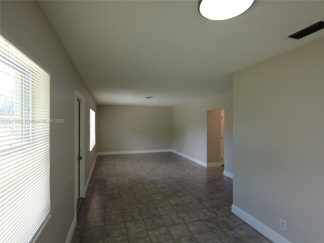 Photo - 1345 NW 8th Ave Unidad B