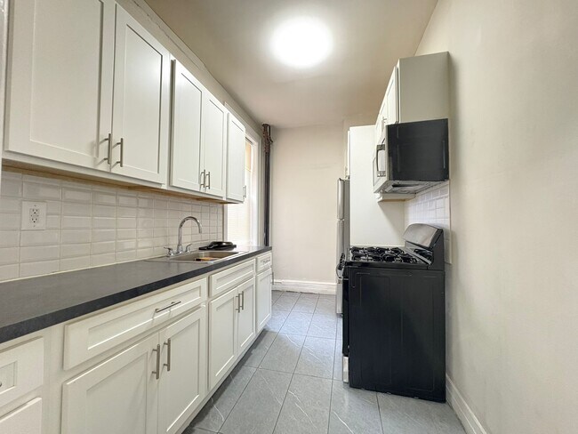 Building Photo - 264 Palisade Ave Unit 2B Rental