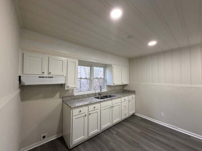 915 19th Pl SW