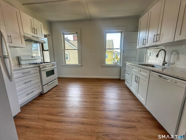 Photo - 75-77-77 Homestead Ave Unit 2