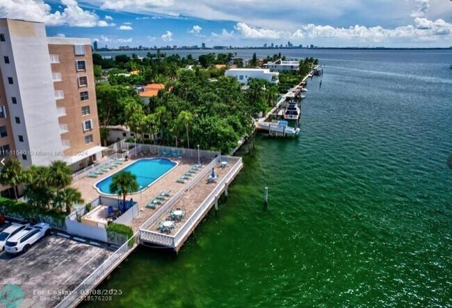 Photo - 1455 N Treasure Dr Unidad 7J Rental