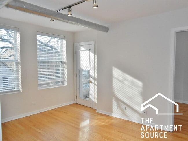 Photo - 2520 W Leland Ave Unit B2