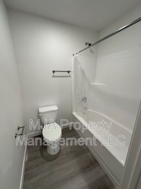 Photo - 500 East Fort Union Blvd Unidad 500