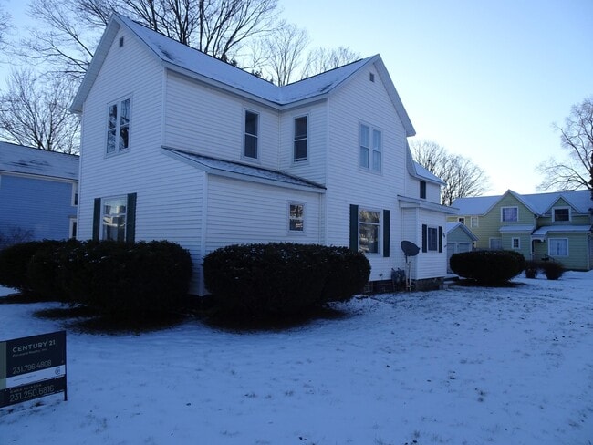Photo - 206 S Higbee St Apartamentos Unidad Lower
