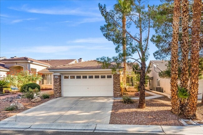 Building Photo - 9736 Double Rock Dr