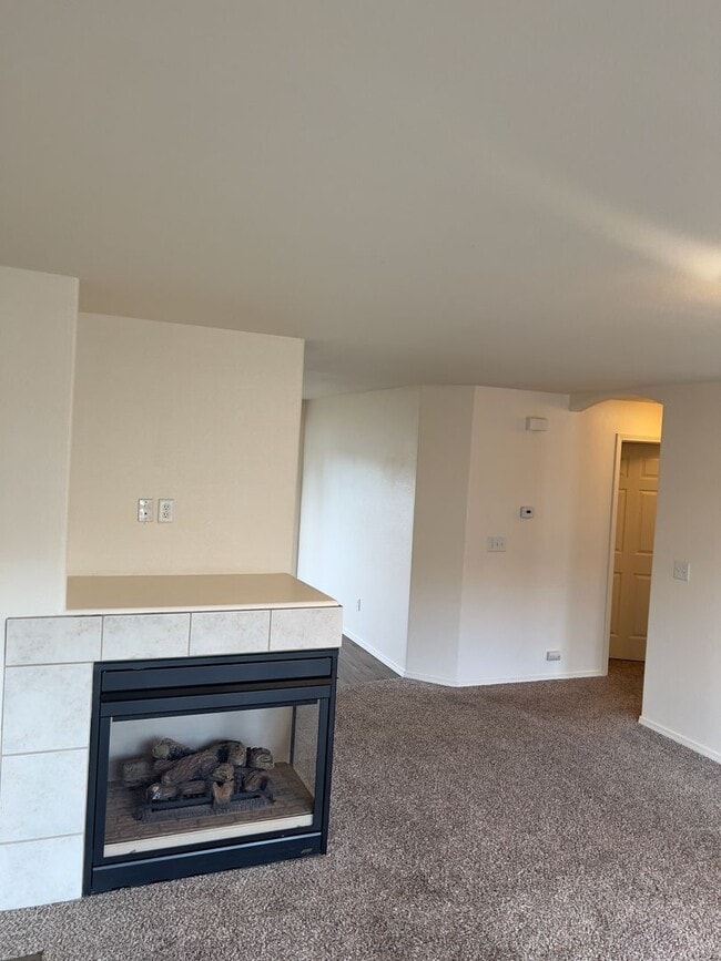 Photo - Lovely 3 Bedroom 2 Bath w/ gas fireplace