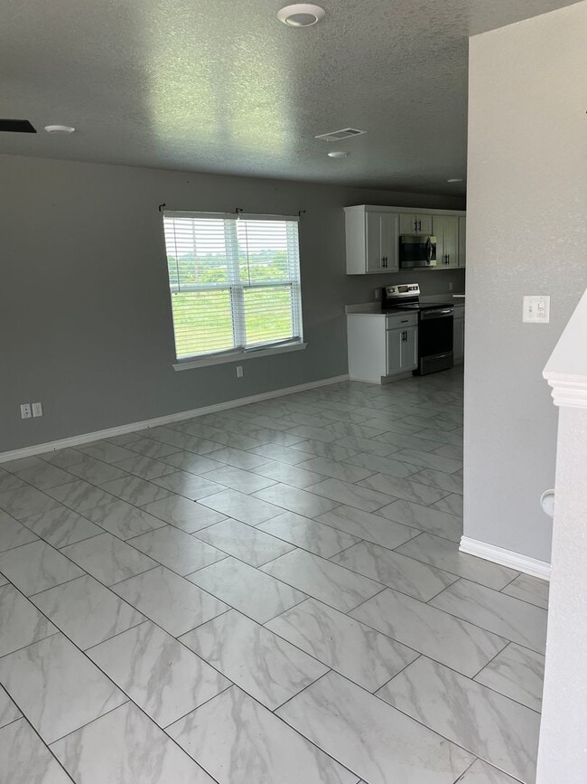 Photo - COX-NORTHRIDGE DRIVE TOWNHOMES Unidad B