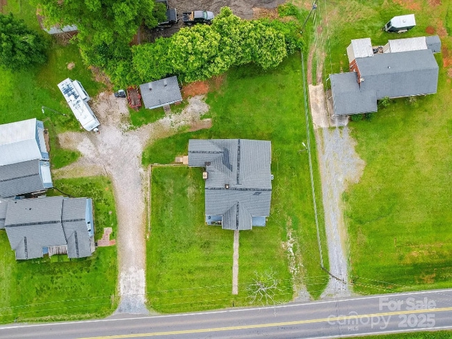 Photo - 201 Robinson Rd