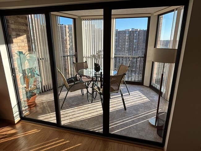 Solarium with Great Cross Breeze - 5903 Mount Eagle Dr Unit 1207