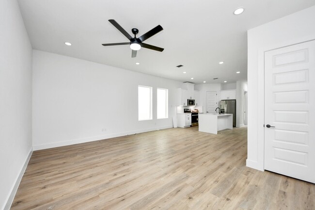 Photo - 8313 Venus St