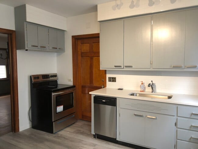 Photo - 2264 Northland Ave