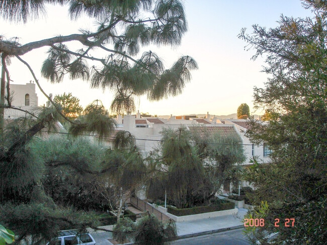 Photo - 5330 Zelzah Ave Unit 8