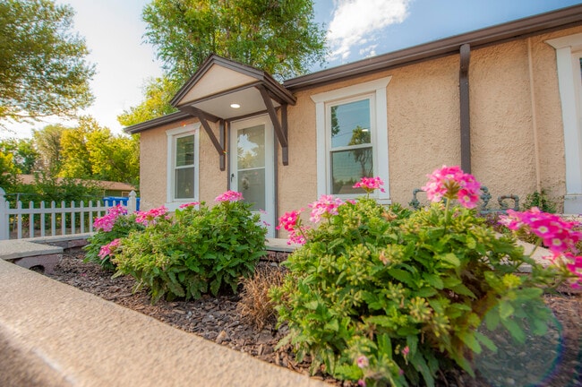 Photo - 1339 E 7th St